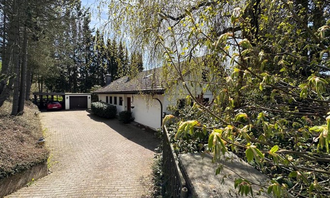 Olsberg Villa | Private Spacious Villa near Winterberg and Willingen 14 Guests HUGE GARDEN Free Parking for Multiple Cars