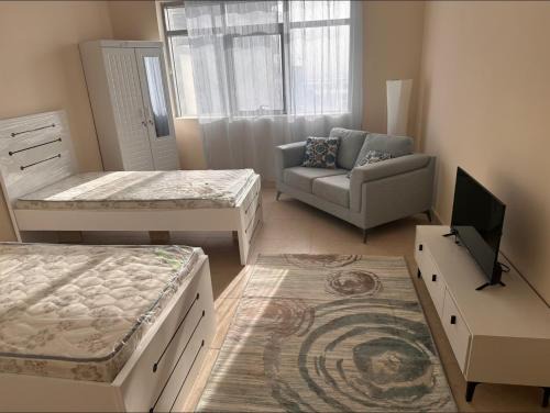 Al Khan Apartamento | Private special room in sharing ladies apartment