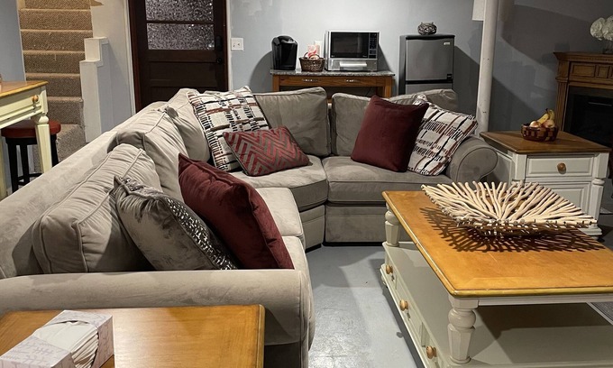 Lyman Apartamento | Private Studio Apartment close to Downtown Greenville, Furman U, BJU and more!