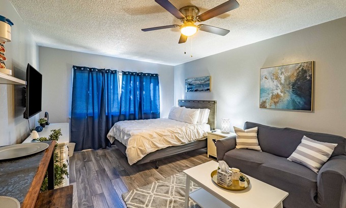 Carmichael Apartamento | Private Studio in Carmichael w/Netflix, Disney+