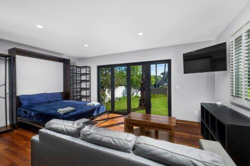 La Mesa Casa | Private Studio in La Mesa with Lawn