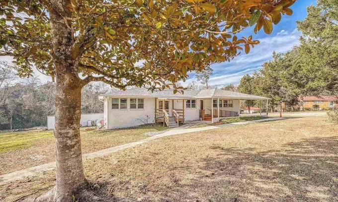 North Northwest Pensacola Apartamento | Private Studio | Pet friendly | A/C + Wi-Fi