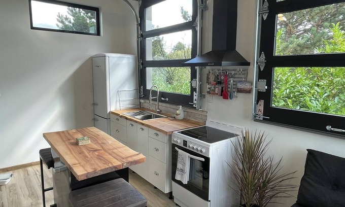 Fauntleroy Apartamento | Private Studio w Peekaboo View