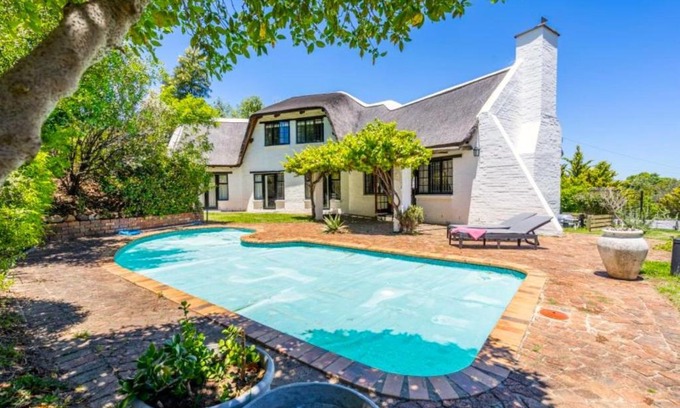 Somerset West Cama Y Desayuno | Private Studio with Kitchenette