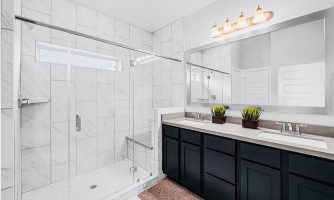 Central Southwest Casa | Private + Stylish 3BR/2.5BA near NRG/DT/Med Center