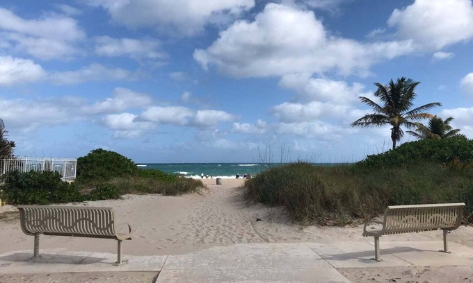 Pompano Beach Apartamento | Private Suite # 5, few minutes walk to the beach.