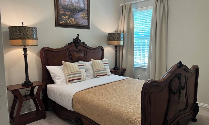 College Park Casa | Private Suite in North Woodlands Gated Community - Near Hospitals