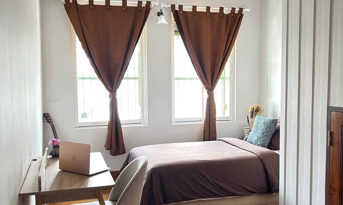 Samphanthawong Casa | private house in chinatown/ 2BR,2BATH, 7Mints to MRT Samyot/5 Guests
