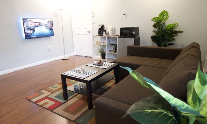 Daly City Casa | Private Unite in Daly City near Bart & San Francisco