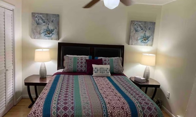 Easton Casa | Private Upstairs Apartment in Forks with WiFi, AC, and Quiet.