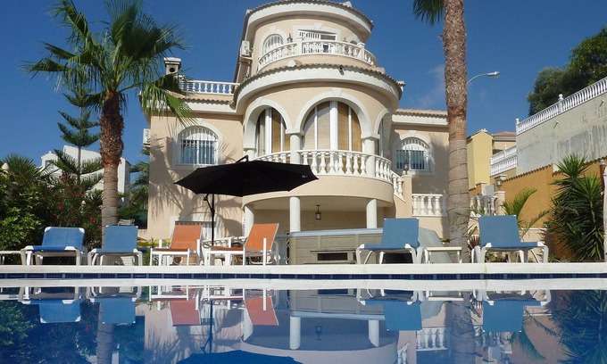 San Miguel de Salinas Villa | Villa privada con piscina y jacuzzi Hot Tub