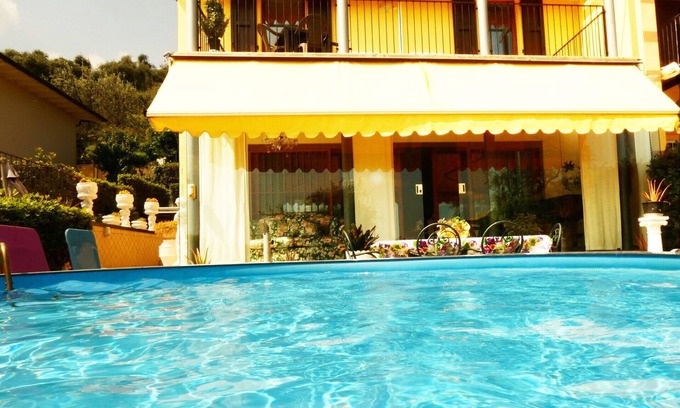 Picedo Villa | Casa de vacaciones con WIFI, bañera de hidromasaje, piscina, A/C, TV, terraza