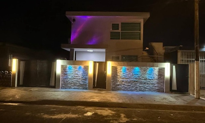 Cangrejo Arriba Villa | Private Villa Across Airport + Near Beach Airport Pickup Included