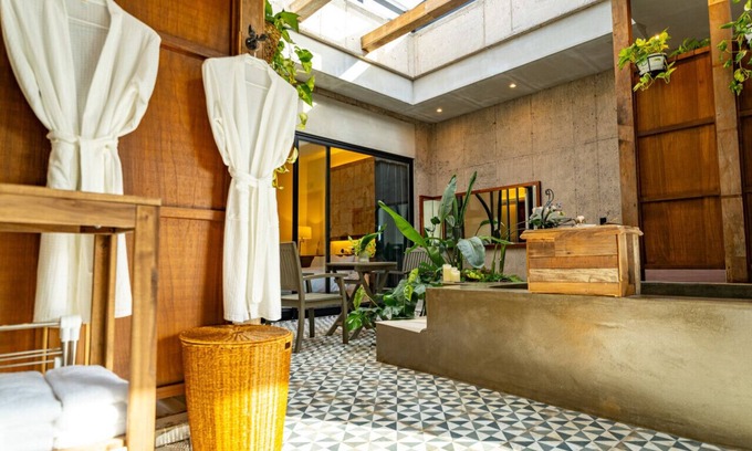 Downtown Villa | Villa privada en Jeju – piscina, jacuzzi y ambiente tropical.