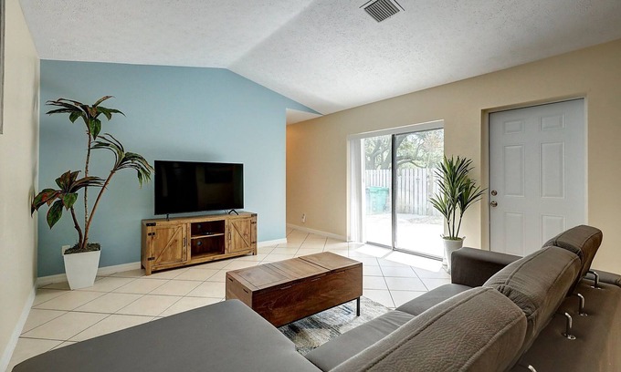 Port Saint Lucie Villa | Private Villa in Port St Lucie, 30 min from the beach