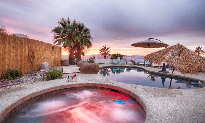 Lake Havasu City Villa | Villa privada: piscina privada, spa, cancha de tenis, BBall y más, ¡especiales de invierno!
