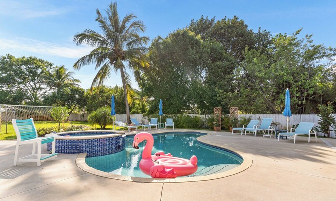 River Park Casa | Private Villa | Pool + Hot Tub + Sleeps 20