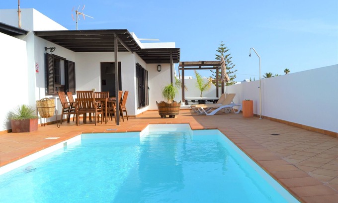 Tias Villa | SEA VIEWS, sunny pool & BBQ Villa residential area Tias, near Puerto del Carmen