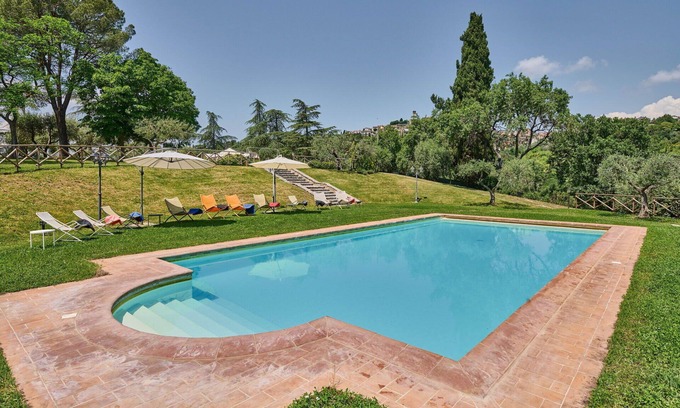 Agello Villa | Estupenda casa de vacaciones privada con WIFI, A/C, piscina privada, TV, patio, cerca de Perugia