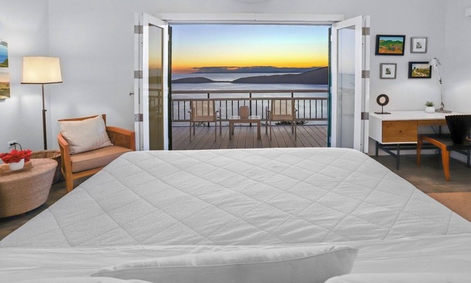 Culebra Pueblo Cama Y Desayuno | Private villa with balcony overlooking the most spectacular sunsets in Culebra