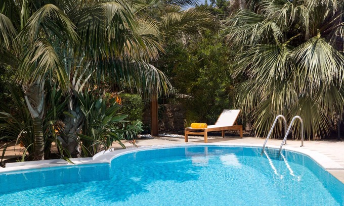 Piskopiano Casa | Villa privada con piscina climatizada y vistas al mar.
