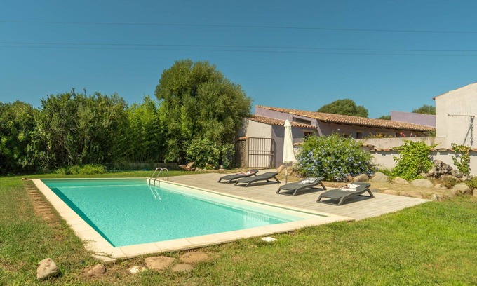 Viddalba Casa | Casa de vacaciones privada con WIFI, piscina privada, A/C, TV, patio, vista panorámica
