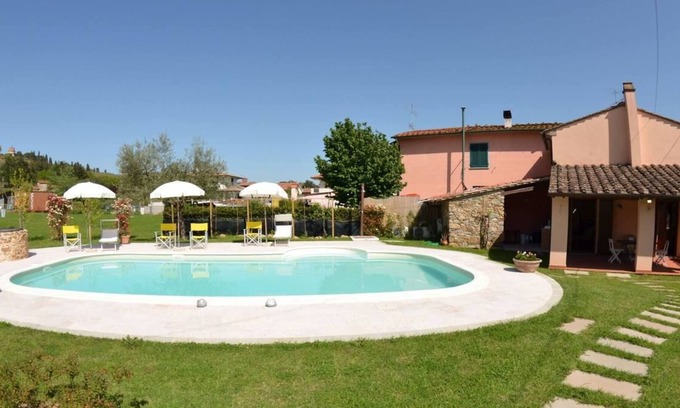 Cascine-La Croce Cabaña | Private villa with swimming pool in Tuscany