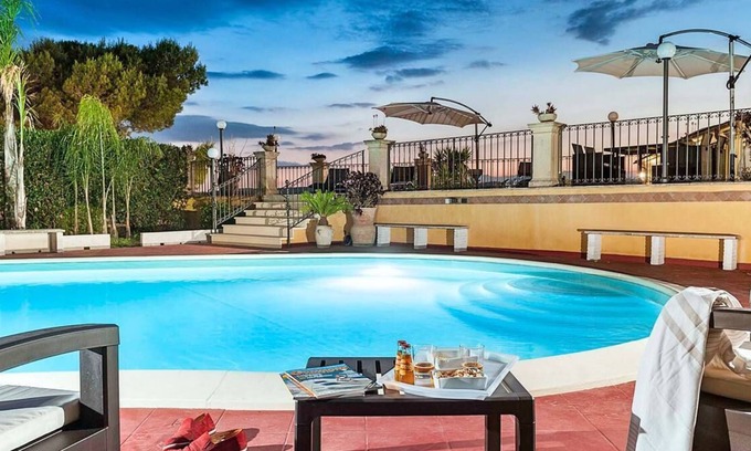 San Corrado di Fuori Villa | Villa privada con piscina.
