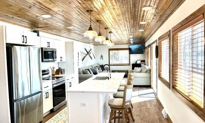 Wisconsin Dells Cabina | Private WI River House - Minutes to Wisconsin Dells Attractions