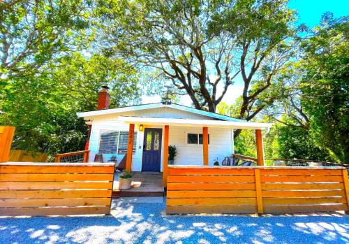 Forestville Casa | Private Wine Country-River Bungalow! Sunny Treetop Views - Pets Stay Free
