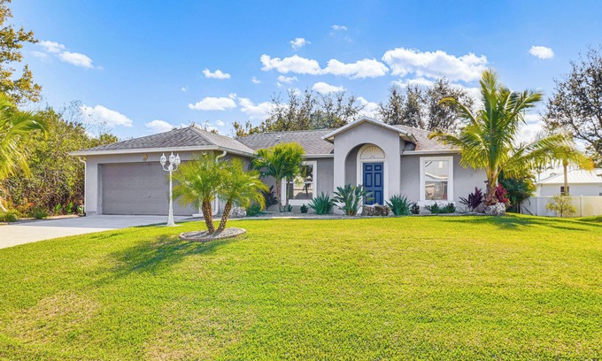 Sebastian Highlands Casa | Private Yard & Screened Patio: Sunny Sebastian Gem