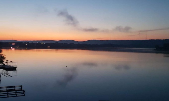 Kingsland Condominio | PrivateDeck* Boat Slip Included**StepsfromLake!