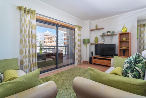 Olhao Apartamento | Privilege Apartment Deborah with Rooftop Pool, Village Marina - Olhão