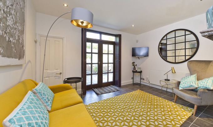 North Kensington Casa | Casita pro-administrada, completamente nueva con jardín