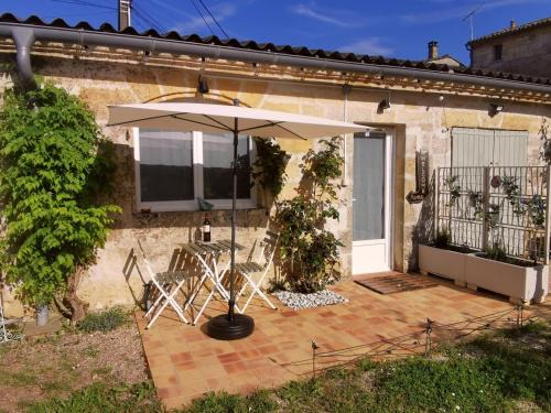 Sainte-Terre Casa | Proche Saint-Émilion, confortable gîte rénové avec terrasse - 2 personnes