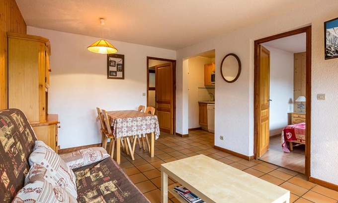La Clusaz Apartamento | Proche village, aux pistes et espace aquatique, 2 pièces + coin nuit, garage, animaux admis - FR-1-437-31