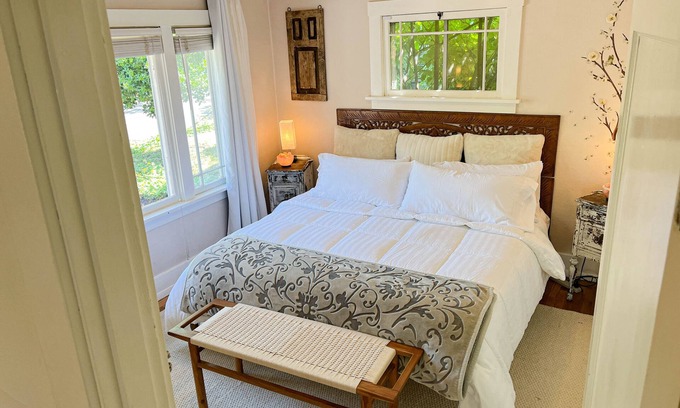 North End Casa | Proctor District SanctuaryJacuzzi and Sauna + Cafe Appliances. Ruston Way close!