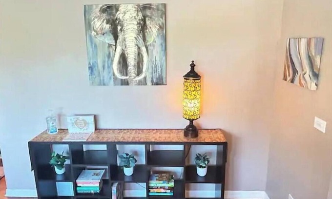 Arlington Heights Casa | PROMO 10% WEEKLY 15% MONTHLY DISCOUNT 2-Car Garage Cal King Bed Fenced Yard