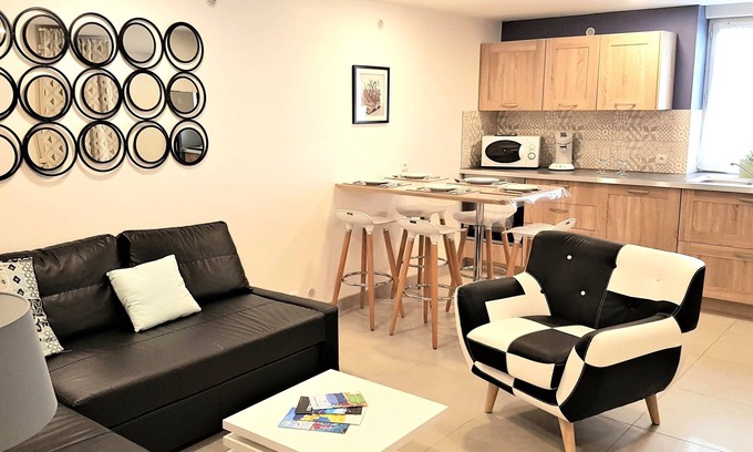 Sainte-Maxime City Centre Apartamento | Promo August. quiet hyper center. Beach, port. Parking, housekeeping. Maritime shuttle
