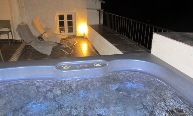 Aregno Casa | Muy bonita casa de pueblo, terraza con jacuzzi, vistas impresionantes