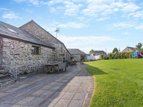 Tresmeer Casa | Proper Job