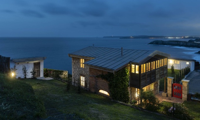 Castrillon Villa | Propiedad en acantilado frente al mar y la playa