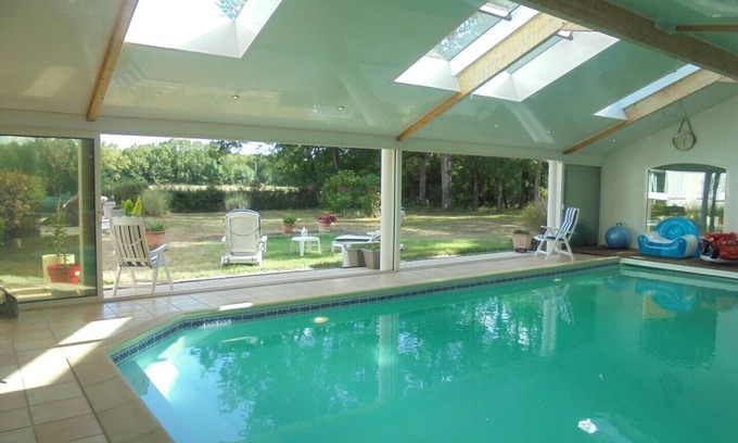 Le Cellier Casa | Casa de carácter para 6 personas con piscina cubierta y climatizada.