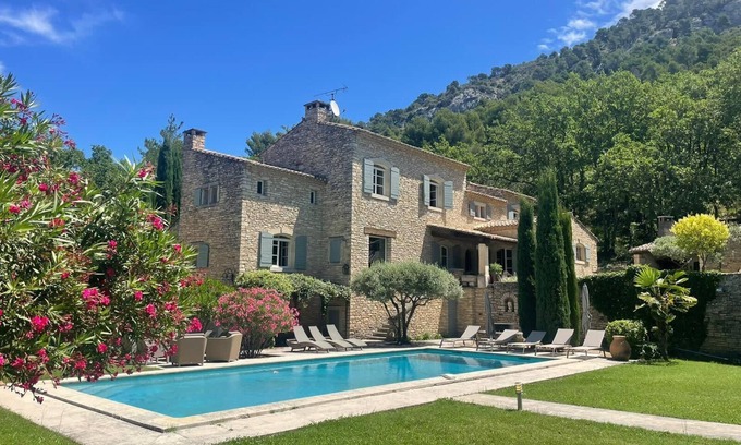 Robion Casa | Propriété d'exception au coeur du Luberon