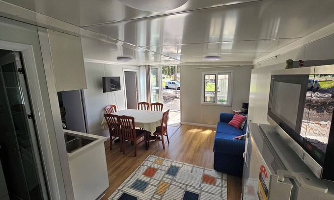 Wamberal Casa | Prosperity Lane! Family, single or somewhere in between. All are welcome.