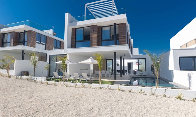 Pernera Cabaña | Protaras Aqua Pearl Villa AQ10 - a villa that sleeps 11 guests in 5 bedrooms