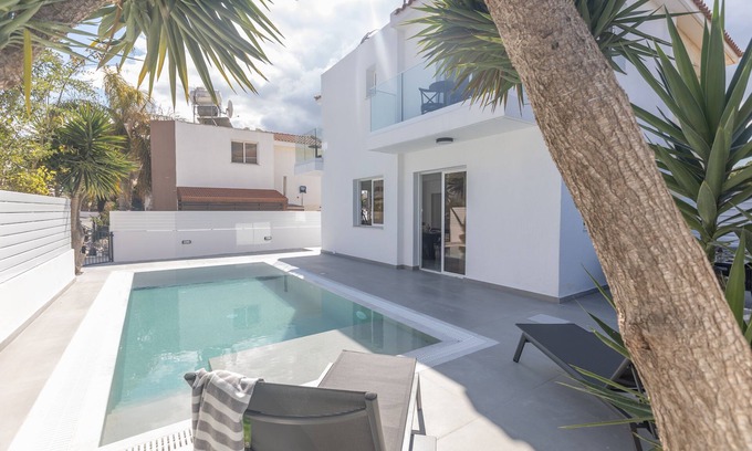 Pernera Cabaña | Protaras Mandali Villa MA20 - sleeps 5 guests in 2 bedrooms