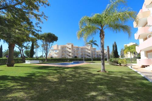 Vilamoura Apartamento | Protea 214-CleverDetails, Located in heart of Vilamoura Sleeps 2 adults, 1child
