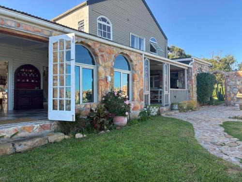 Redhill Villa | Protea Lodge