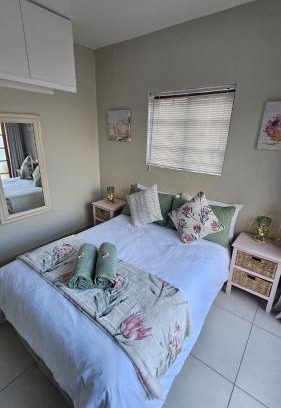 Drakenstein Casa | Protea Rus